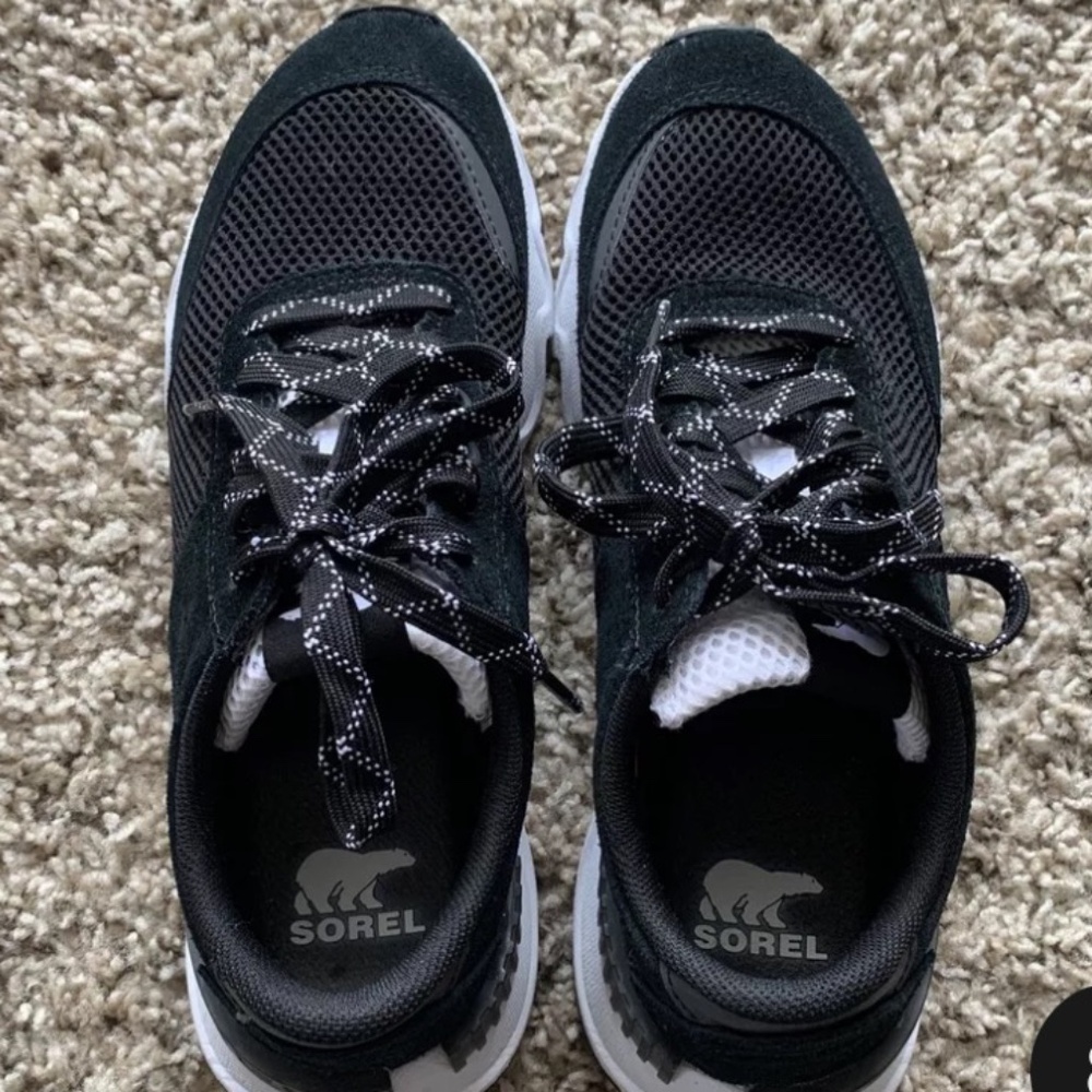Sorel kinetic women’s tennis shoes size 8